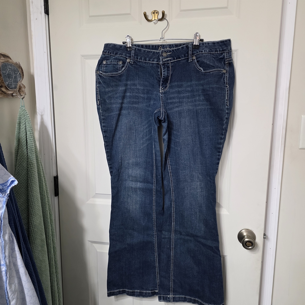Amethyst Jeans Women's Flare in Classic Blue